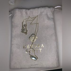 kendra scott necklace!